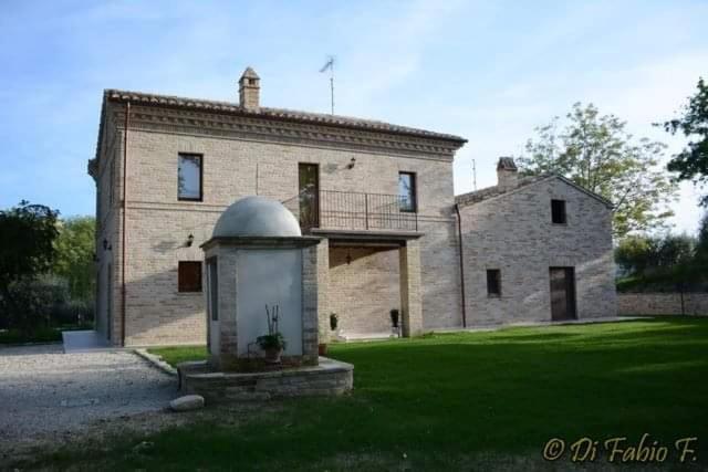 L' Antico Pozzo Country House Monsampietro Morico Ngoại thất bức ảnh