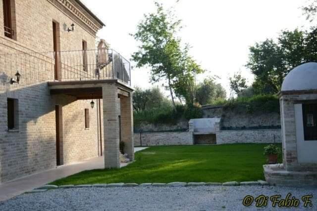L' Antico Pozzo Country House Monsampietro Morico Ngoại thất bức ảnh